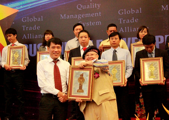 VNPAY đạt chứng nhận Doanh nghiệp Phát triển Bền vững 2013